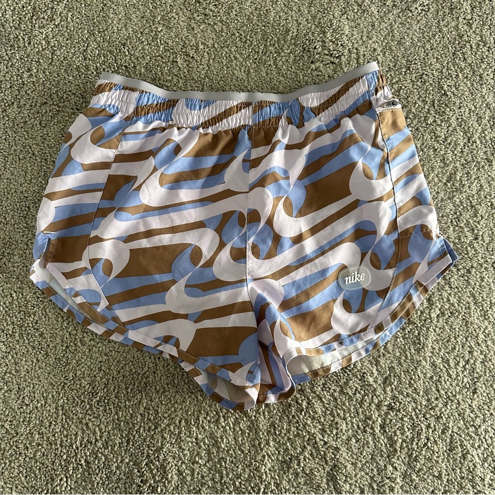 Retro nike shorts women’s size small